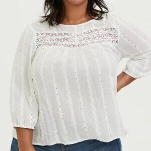TORRID WHITE EYELET LACE EMBROIDERED HI-LO BLOUSE NWT sz 3
